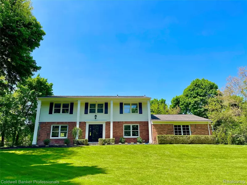3880 Lahser RD, Bloomfield Hills, MI 48302