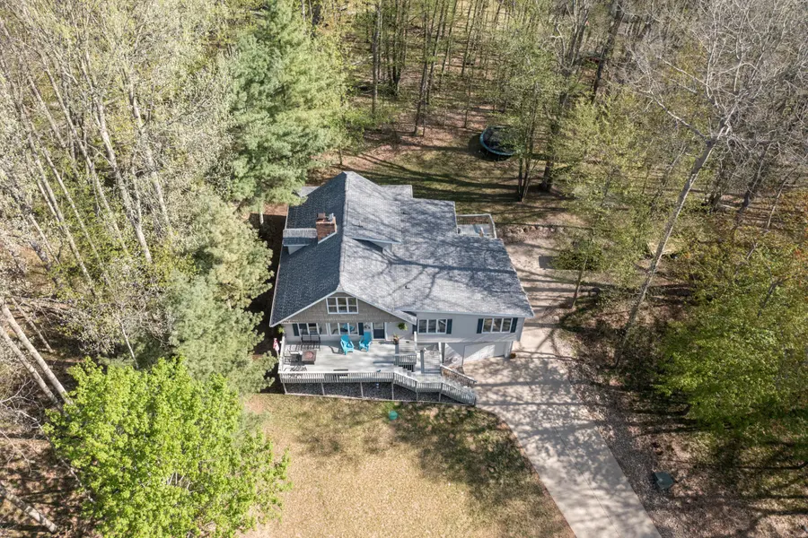 9810 Birdie DR, Canadian Lakes, MI 49346