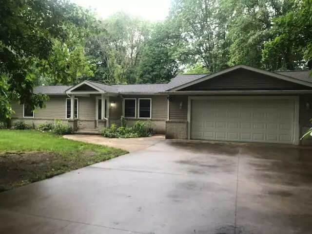 23618 27 1/2 ST, Gobles, MI 49055