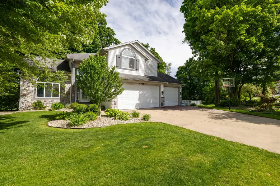 6026 Statler DR SE, Caledonia, MI 49316