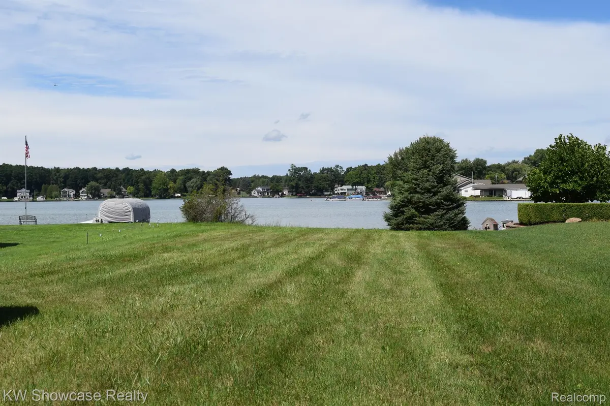 MI 48386,10840 HILLWAY DR