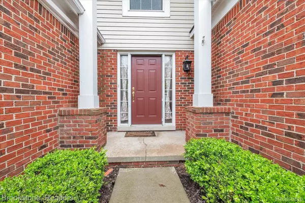 Novi, MI 48377,41861 YEATS DR