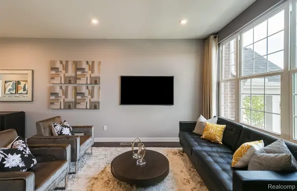 Plymouth, MI 48170,202 S Mill ST