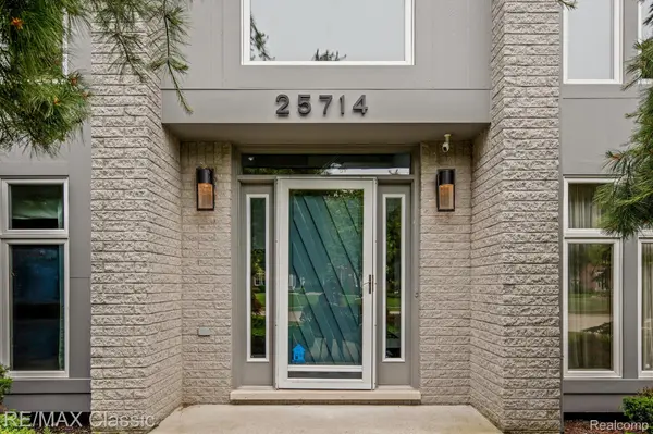 Novi, MI 48374,25714 ARCADIA DR