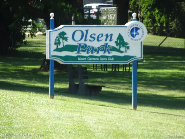 Mount Clemens, MI 48043,815 HARRINGTON ST