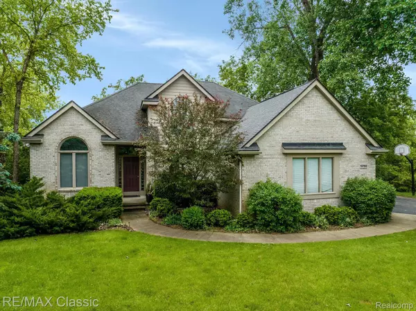 13768 EDENDERRY DR, South Lyon, MI 48178