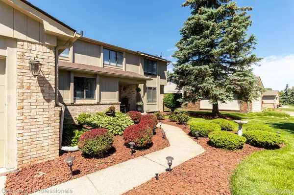 Farmington Hills, MI 48331,30133 Southampton LN