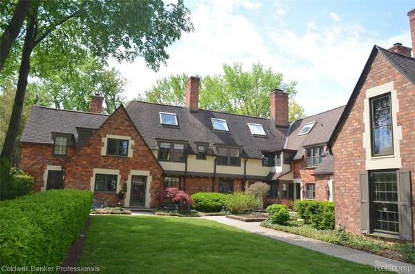 1070 WIMBLETON DR,  Birmingham,  MI 48009