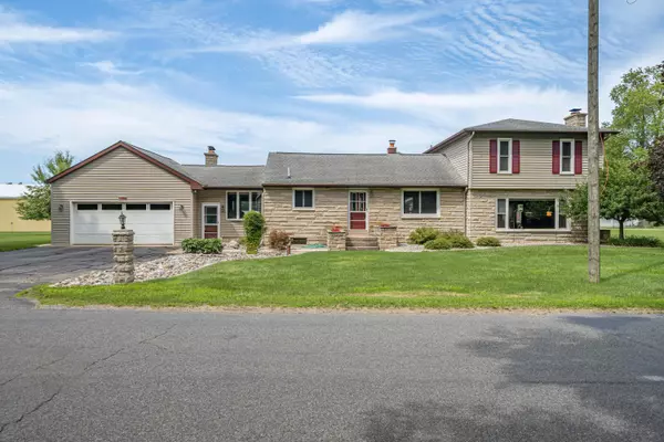 1380 River RD W, Battle Creek, MI 49037