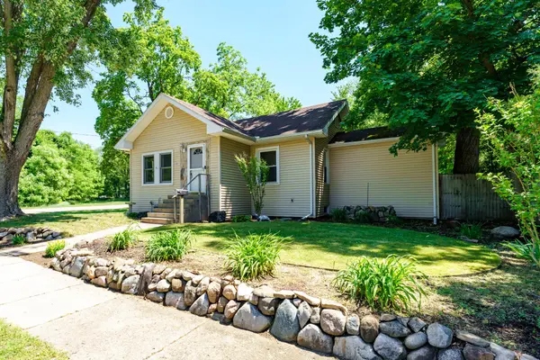 83 Bond AVE, Battle Creek, MI 49037