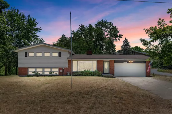 48114 W Mckean DR, New Buffalo, MI 49117