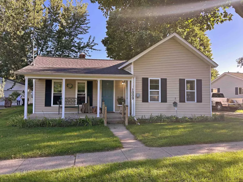 1009 Brady, Chesaning, MI 48616