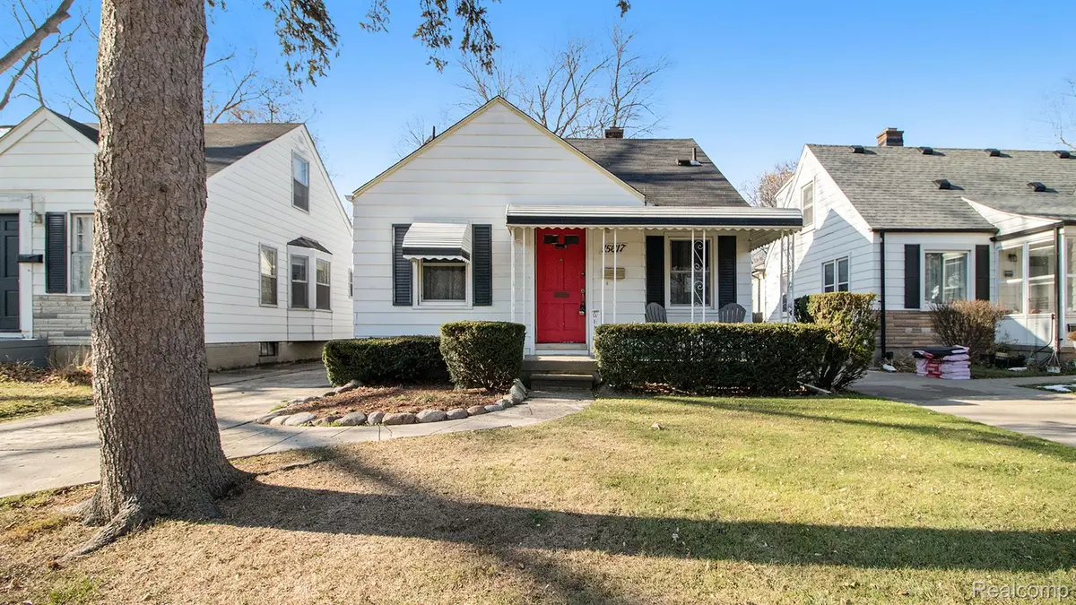 15617 WAKENDEN, MI 48239