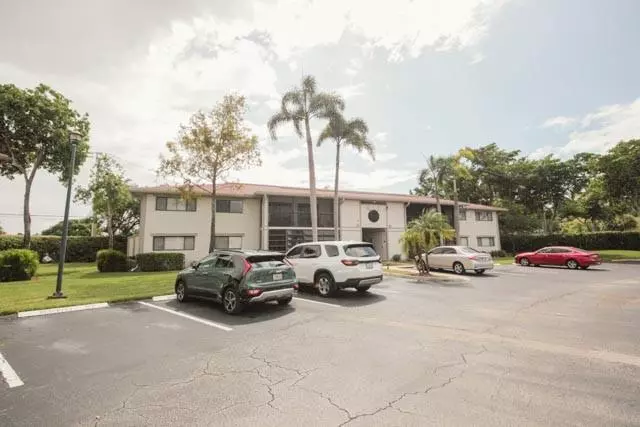 Fort Lauderdale, FL 33321,10753 W Clairmont Cir #106