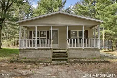 Stanwood, MI 49346,295 Madison RD