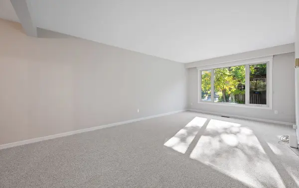 Toronto W08, ON M9C 4Y2,18 Silver Shadow PATH