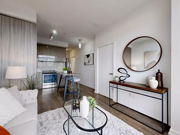 Toronto C15, ON M2J 0E2,52 Forest Manor RD #621