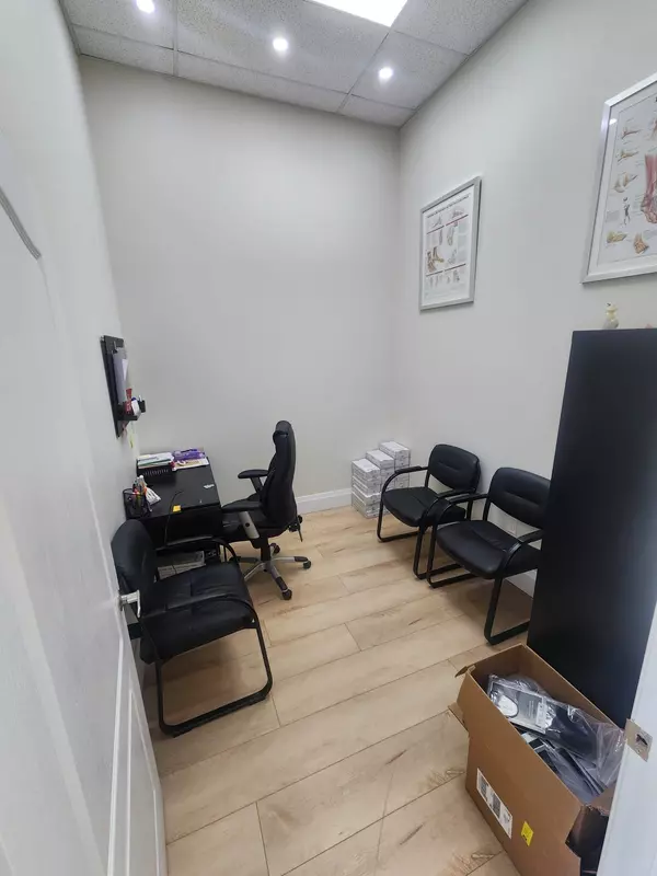 Markham, ON L3S 0B5,20 New Delhi DR #72