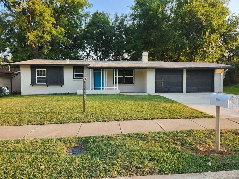 2206 Huntington Drive, Arlington, TX 76010