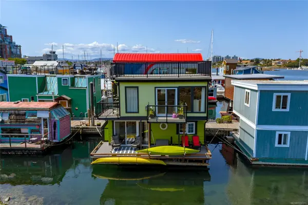 Victoria, BC V8V 0B2,1 Dallas Rd #A2