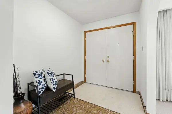 Hamilton, ON L8W 1Z4,100 Taymall ST