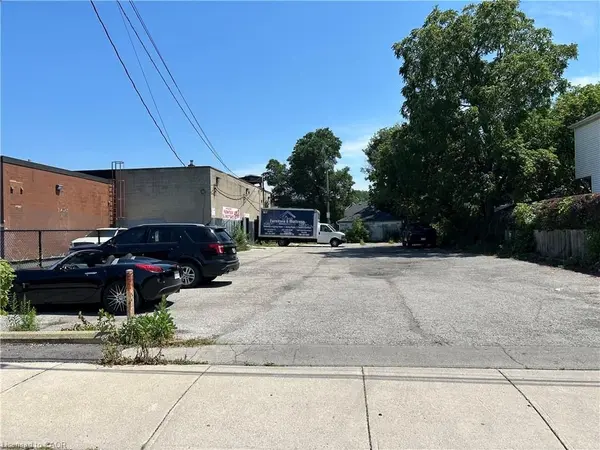 Hamilton, ON L9A 1B9,416 Concession ST