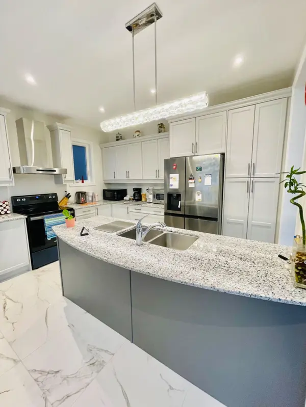 Vaughan, ON L4H 3W3,82 Madoc PL #Second-floor suite