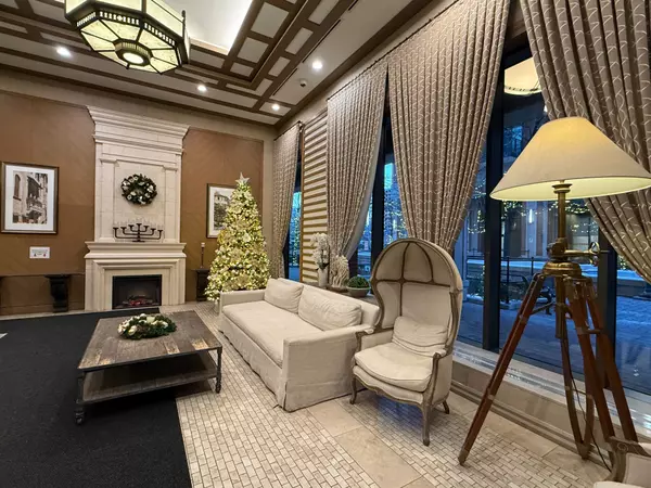 Toronto W04, ON M6A 0B1,800 Lawrence AVE W #1921