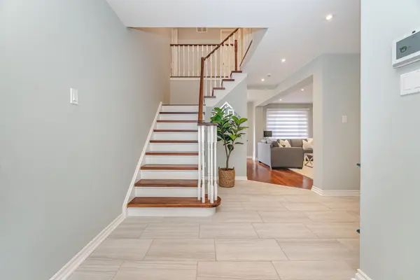 Caledon, ON L7E 5V6,10 Culpepper CT