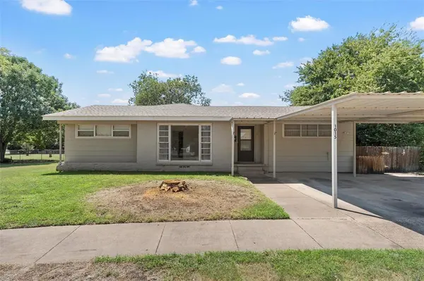 1015 Lincoln Street,  Mcgregor,  TX 76657