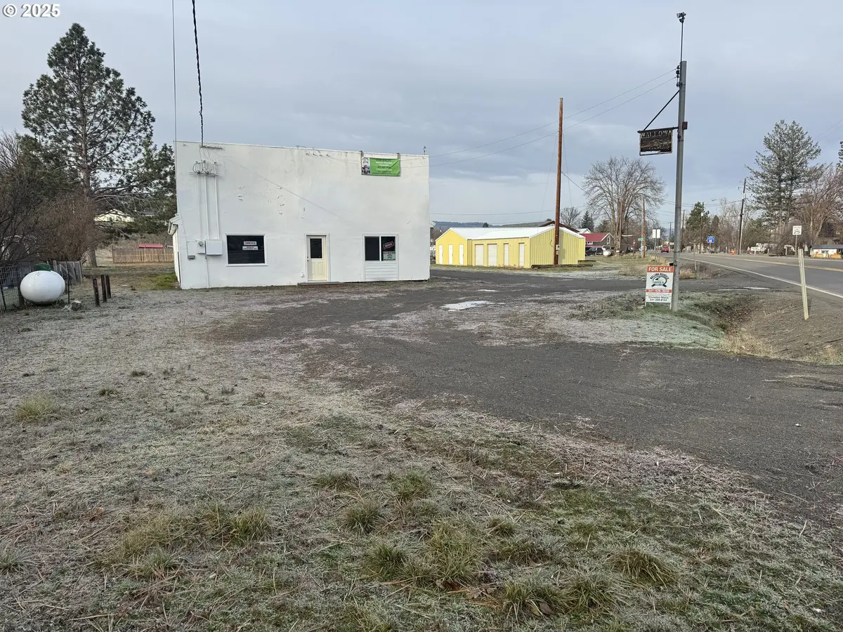 Wallowa, OR 97885,704 E HIGHWAY 82