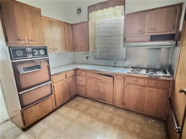 Queens, NY 11691,2718 Collier AVE