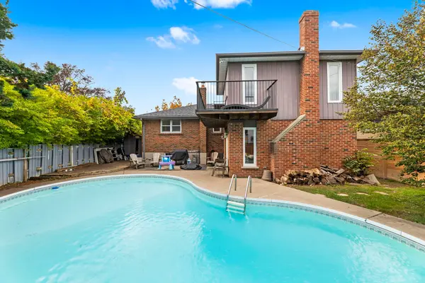 Ajax, ON L1S 1M1,166 Clements RD E