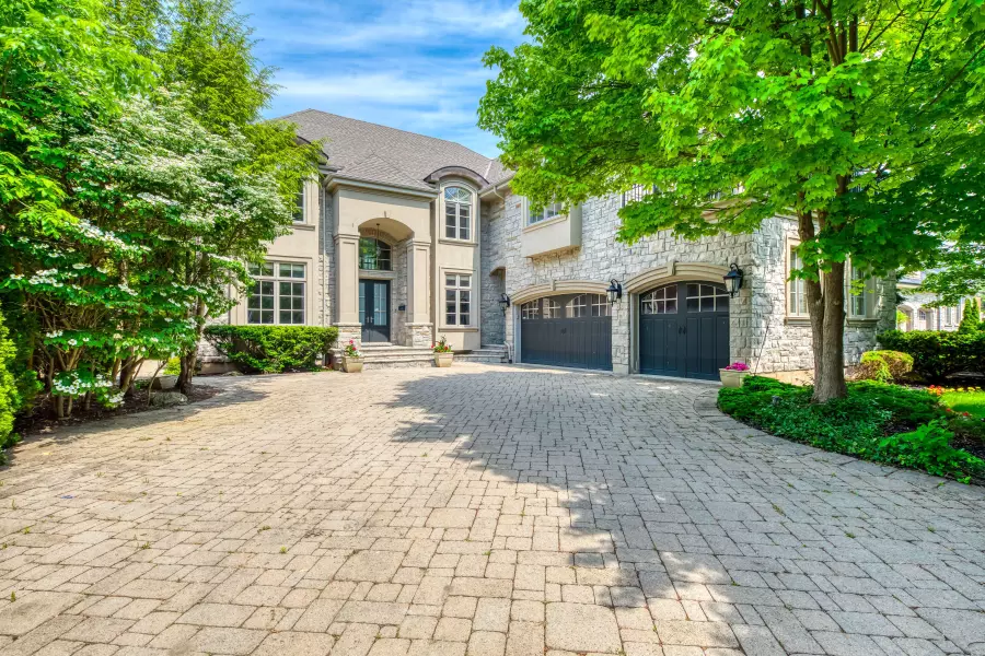 3341 Lakeshore RD, Burlington, ON L7N 1B1