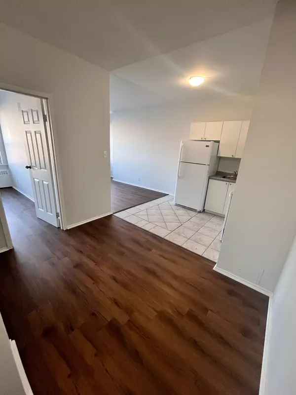 Toronto C03, ON M6E 2H7,1801 Eglinton AVE W #302