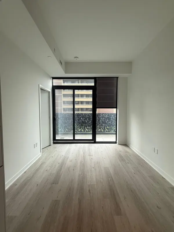 Toronto C08, ON M4Y 0J1,55 Charles ST E #1001