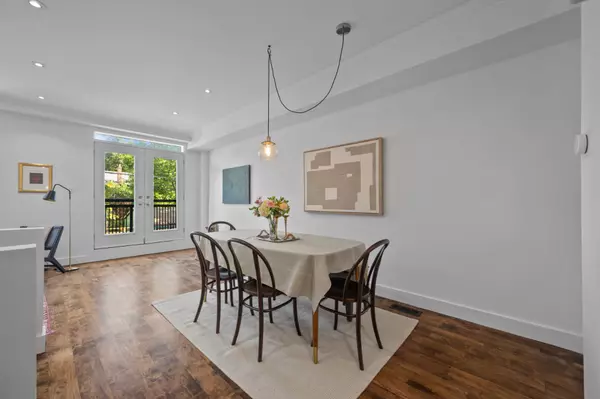 Toronto C01, ON M6J 1R5,51 Halton ST #123