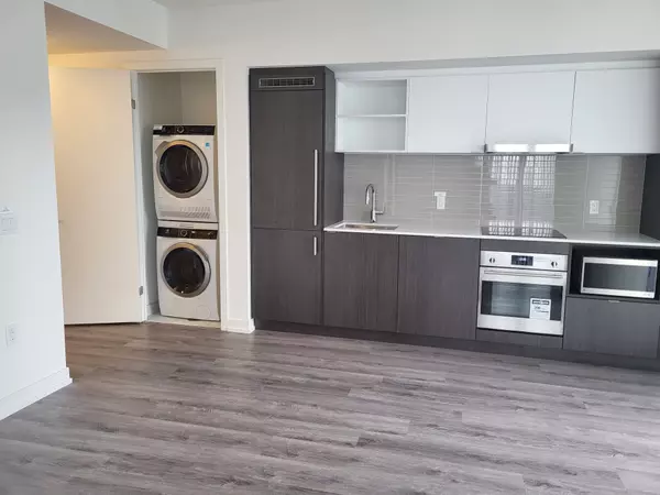 Toronto C08, ON M5E 0E4,138 Downes ST #4615