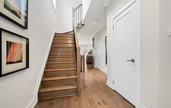 Burlington, ON L7R 1Y3,2086 Ghent AVE #24