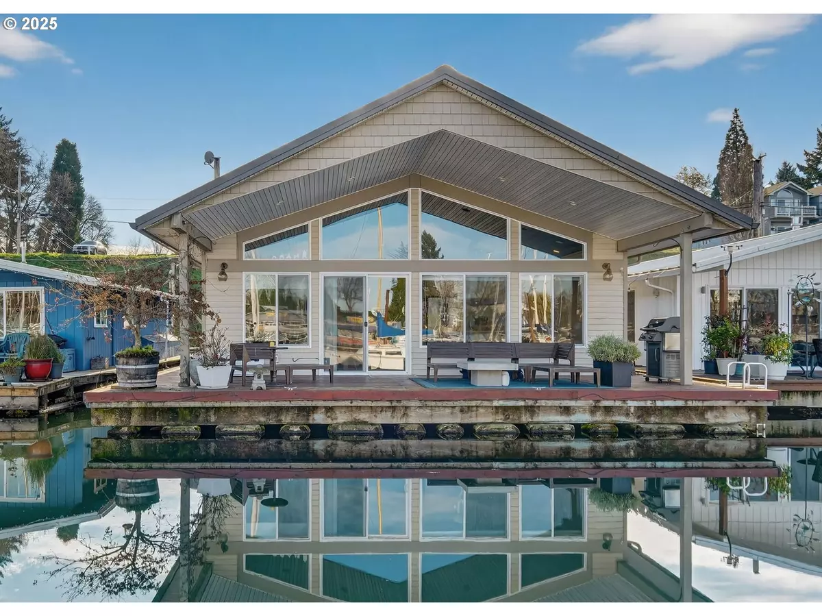 Portland, OR 97211,173 NE Bridgeton RD #14