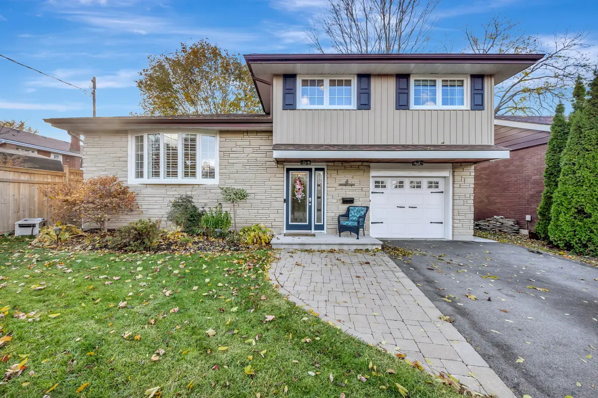 Belleville, ON K8N 4P1,4 Kingsway CT