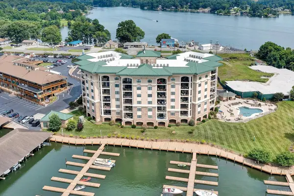 Moneta, VA 24121,100 Bridgewater Pointe Place