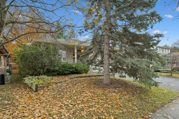 131 Woodbend CRES, Waterloo, ON N2T 1G9