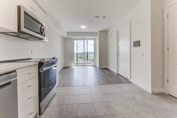 Guelph, ON N1E 0S6,93 Arthur ST S #1205