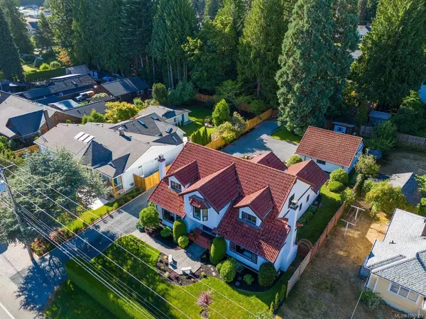 Qualicum Beach, BC V9K 1L6,158 Crescent Rd E