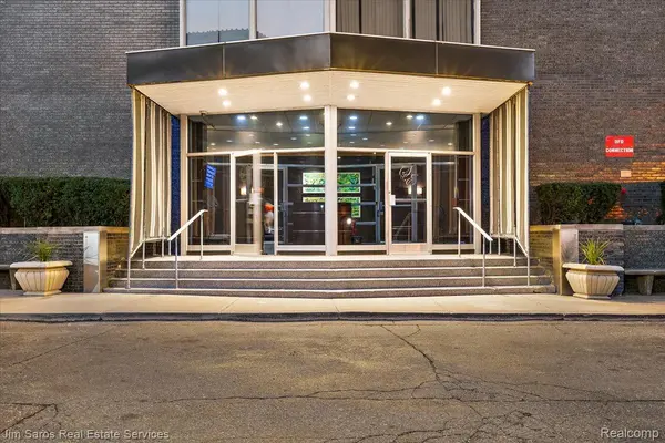 Detroit, MI 48214,8200 E Jefferson AVE #802