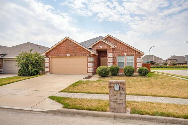 12645 Foxpaw Trail,  Fort Worth,  TX 76244