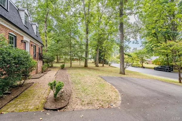 Lynchburg, VA 24503,5028 Wedgewood RD