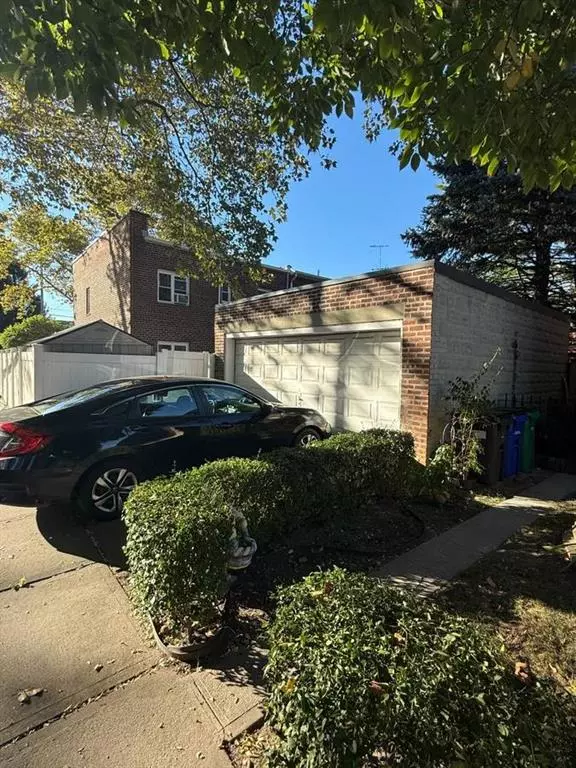 Flushing, NY 11354,25-47 150th ST