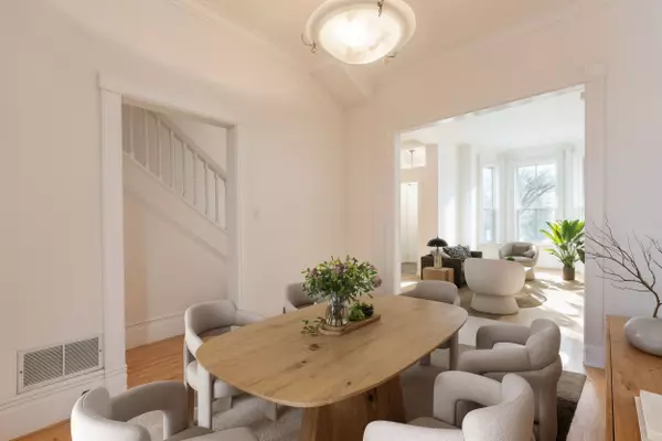 Toronto C09, ON M4T 1A5,84 Shaftesbury AVE